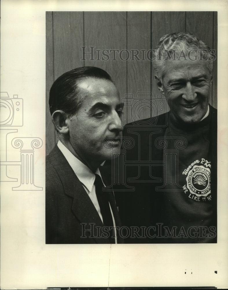 1967 Press Photo Governor Knowles meets Jack Penzer of New York - mjb84502