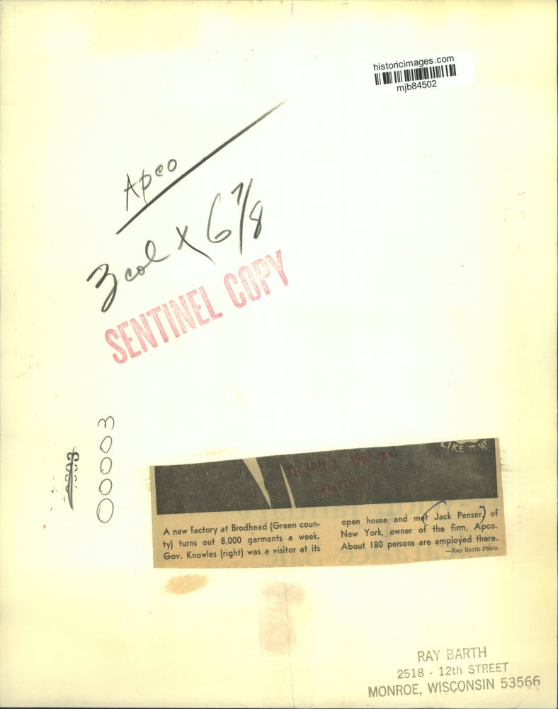 1967 Press Photo Governor Knowles meets Jack Penzer of New York - mjb84502