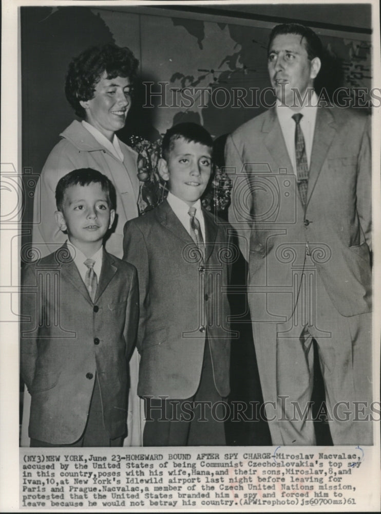 Load image into Gallery viewer, 1961 Press Photo Miroslav Nacvalac with wife Hana and their two sons, New York
