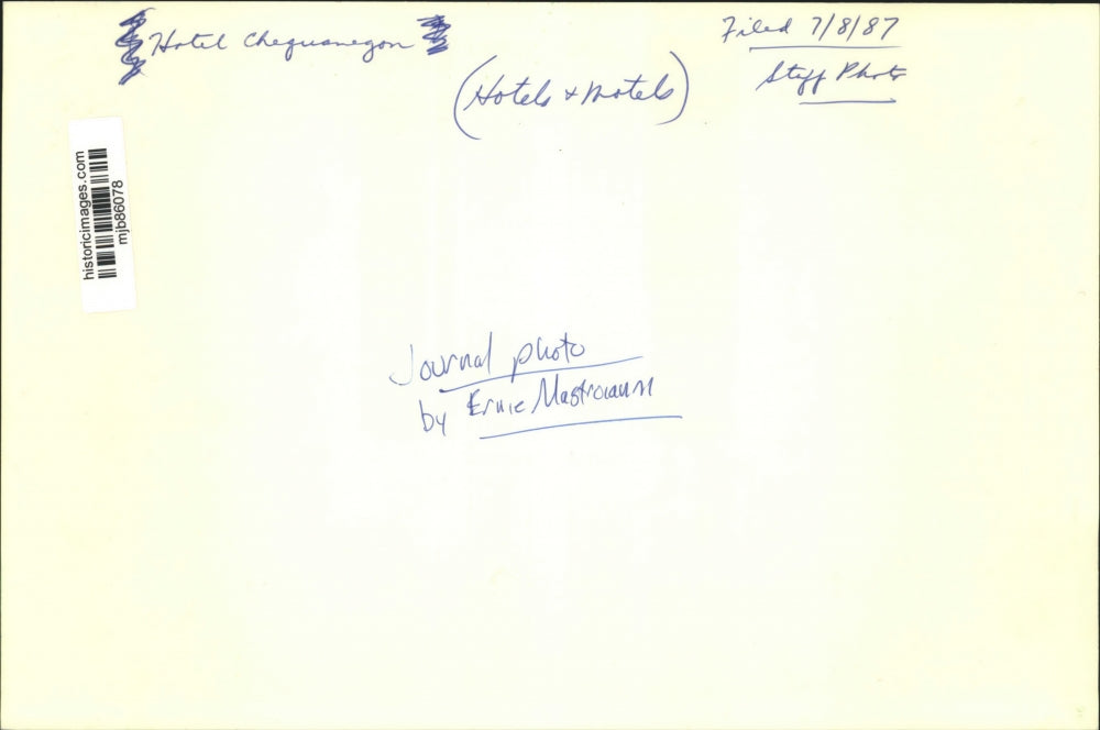 1987 Press Photo Hotel Chequamegon, - mjb86078