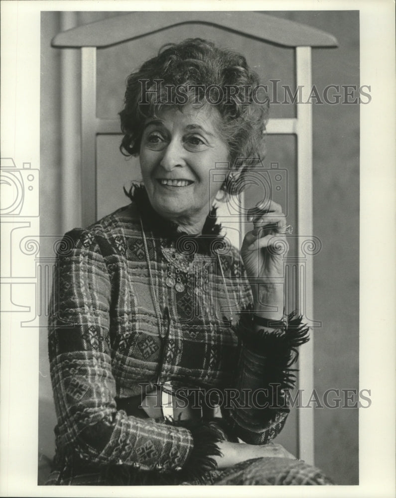 1971 Press Photo Ann Robison reports at National Council of Jewish Women meeting- Historic Images