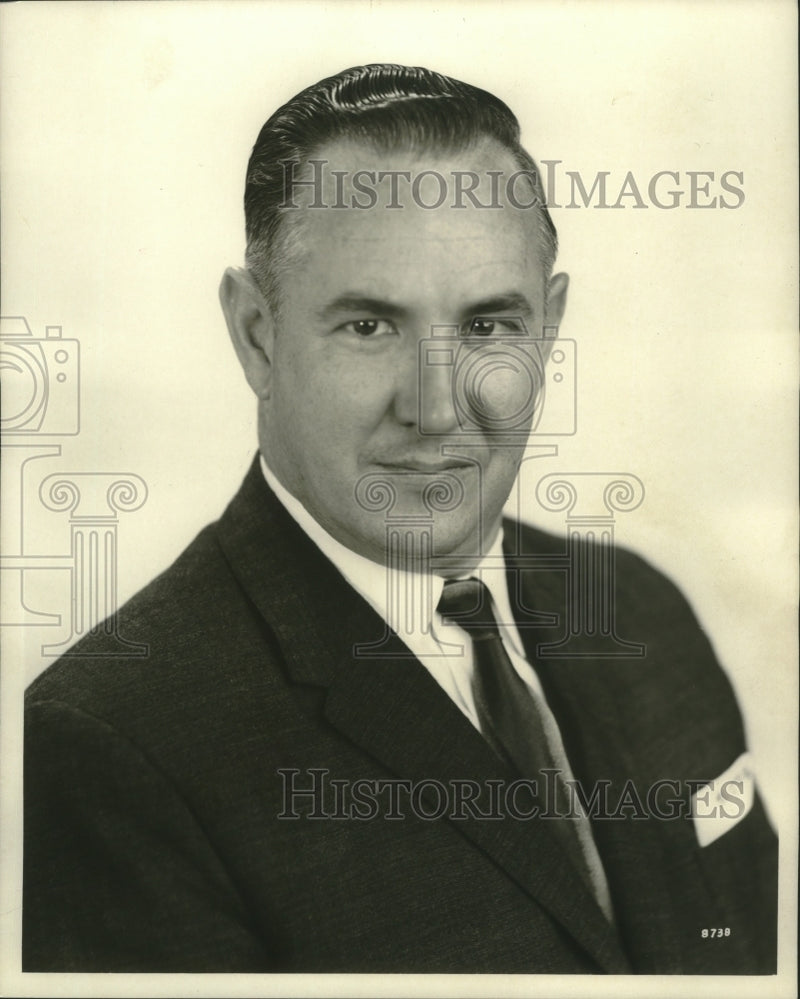 Load image into Gallery viewer, 1966 Press Photo Claude G. Robinson appointed engineering manager for Safeway
