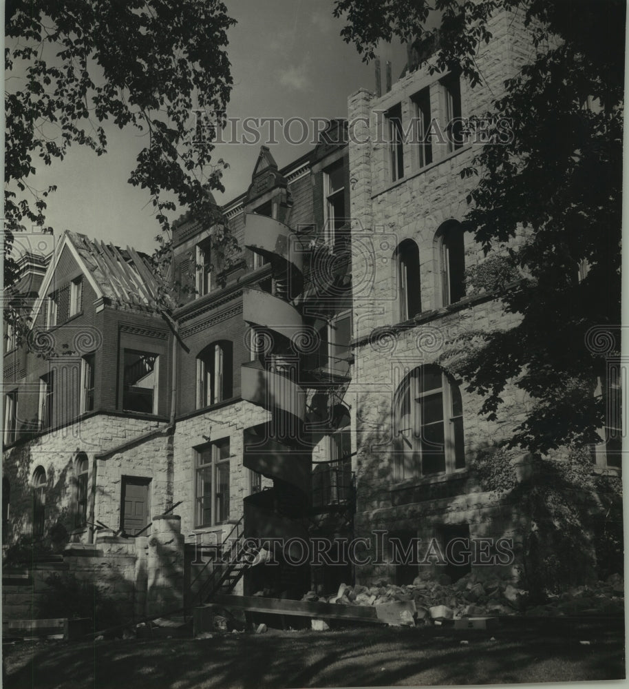 1950 Press Photo The old three story building at Lakeside Children&#39;s  Center. - Historic Images