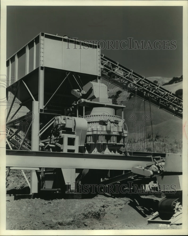 1969 Press Photo Nordberg Manufacturing Co's 48 inch Gyradisc crusher.- Historic Images