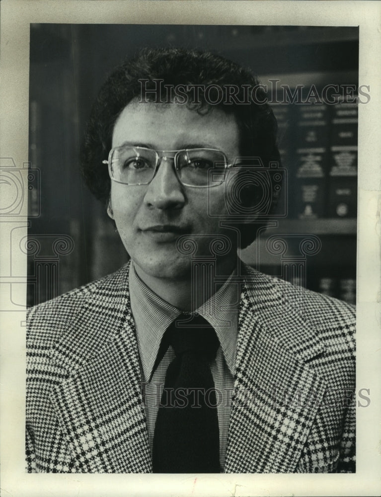 1974 Press Photo David Saichek, president of Milwaukee Junior Bar Association- Historic Images