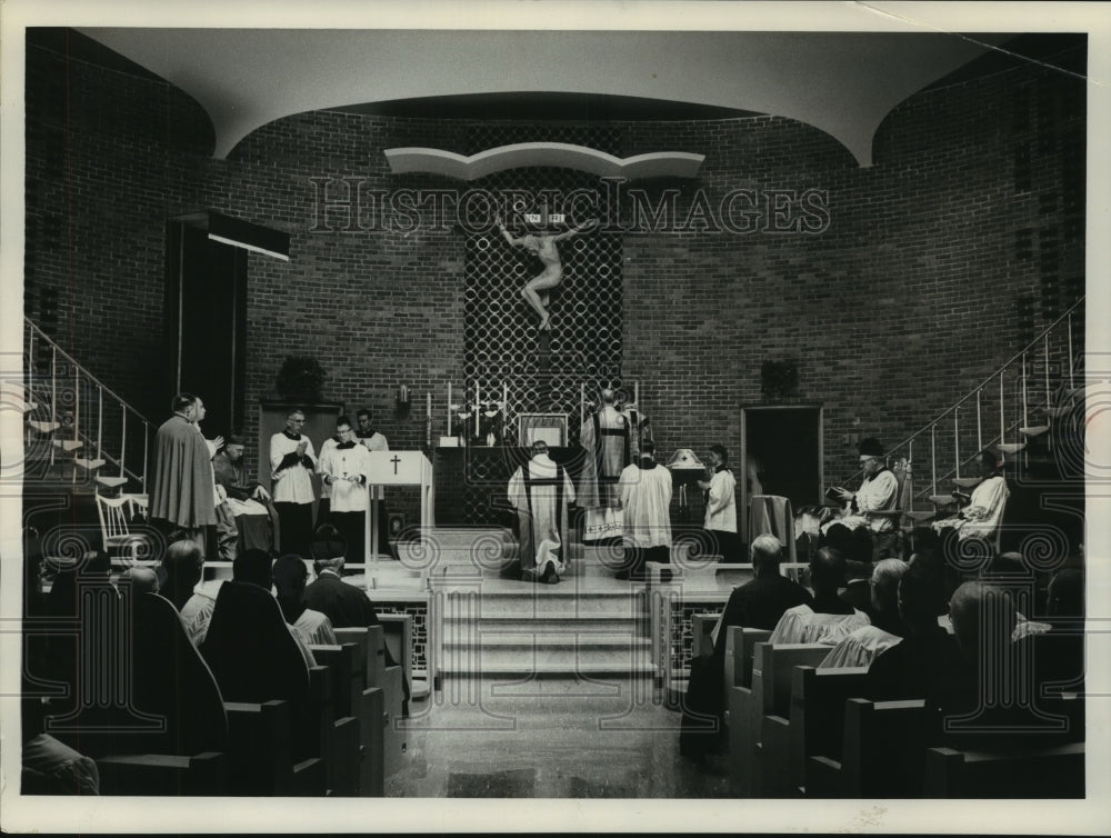 1958 Press Photo Archbishop Meyer blessed St. Camillus Hospital chapel Wauwatosa