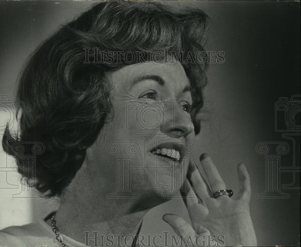 1968 Press Photo Mrs. Lenore Romney smiling at a Madison rally ...