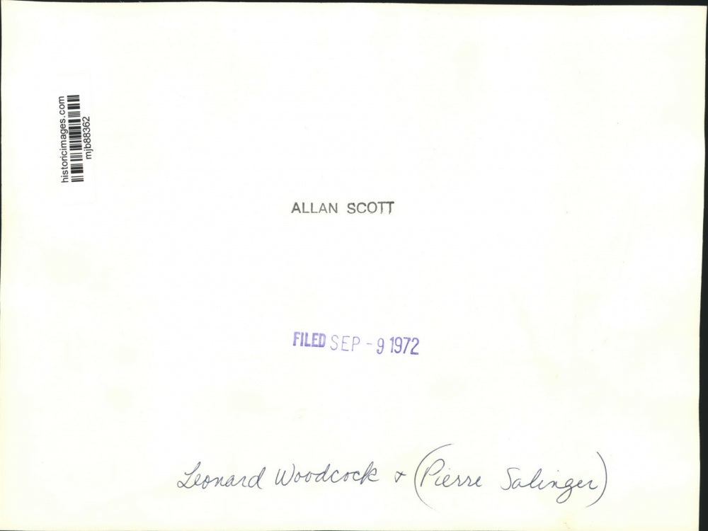 1972 Press Photo Leonard Woodcock And Pierre Salinger - mjb88362