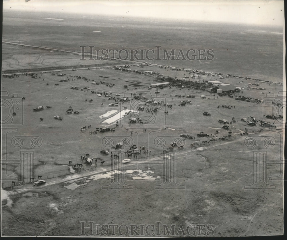 1955 Press Photo Salt Grass Trail, ranch facilities used by caravan- Historic Images