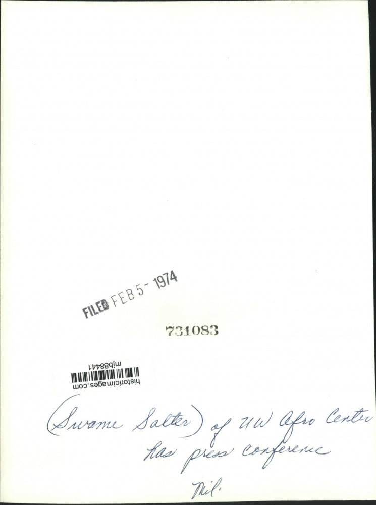 1974 Press Photo Kwame Salter of UW Afro Center, Milwaukee, has press conference