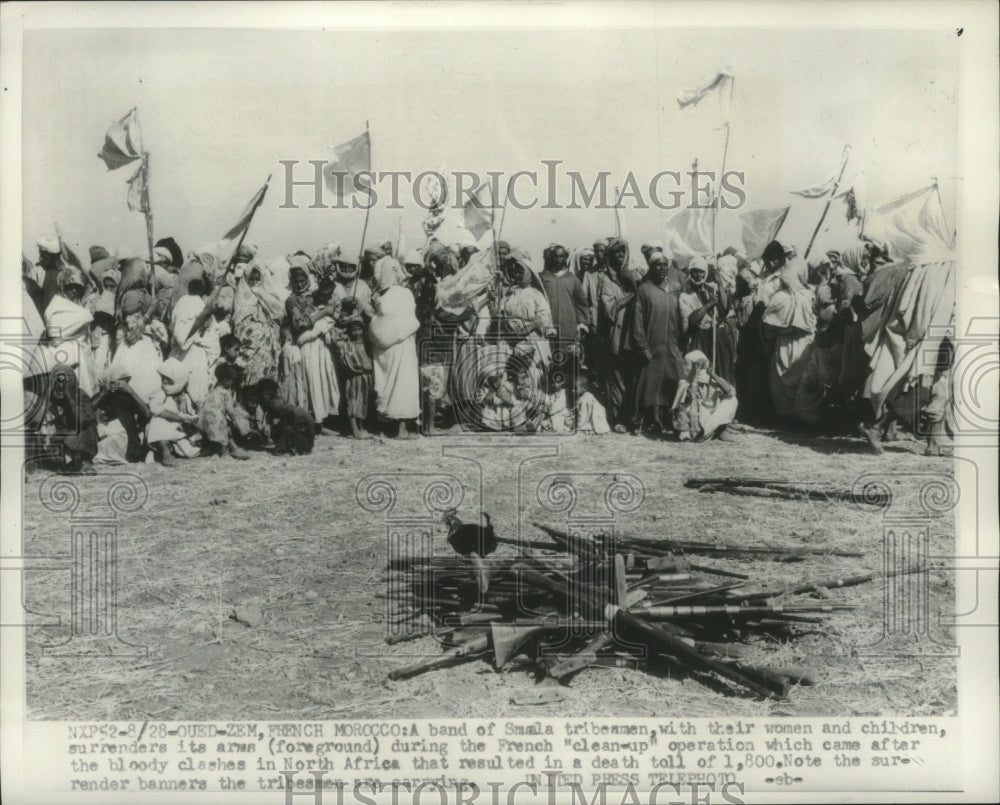 1955 Press Photo Smaela tribe surrenders in Morocco, during French &quot;clean up&quot;- Historic Images