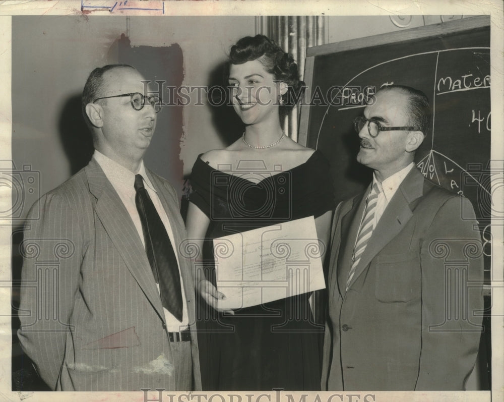 1951 Press Photo Sam Shulsky and Rome Collin award Dorothy Jacommara New York- Historic Images