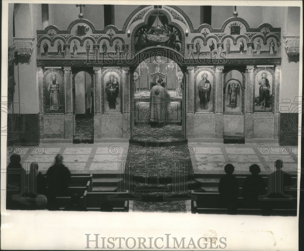 1963 Press Photo Midnight mass at St. Sava Serbian Orthodox Cathedral, Milwaukee- Historic Images