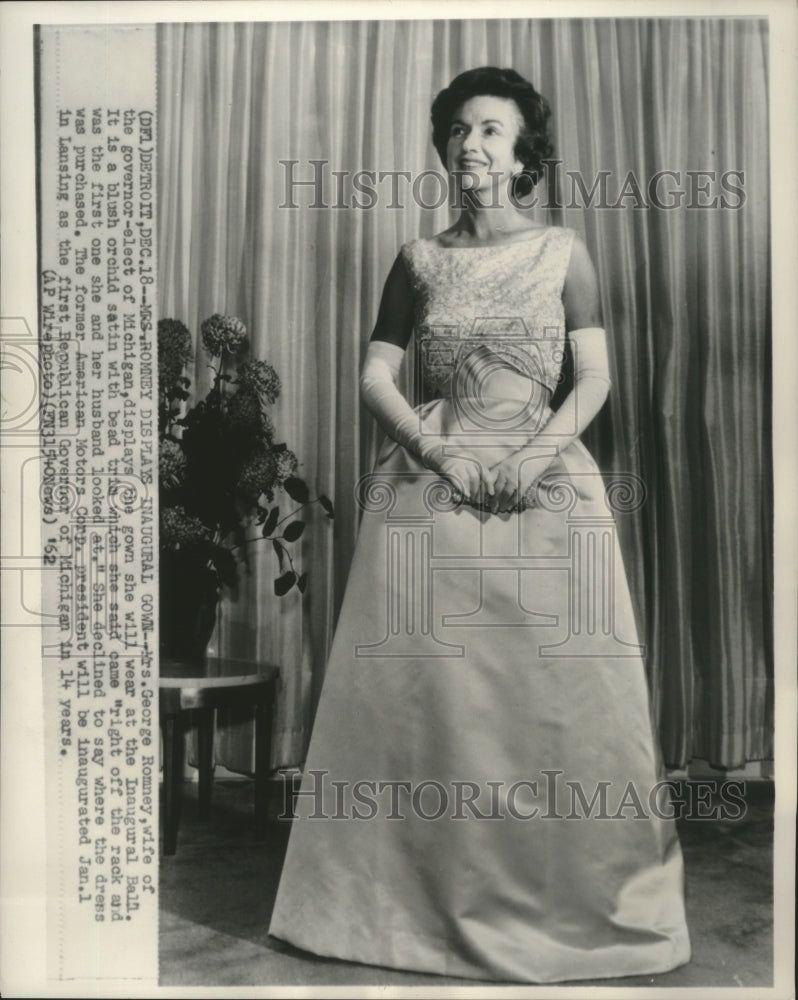 1962 Press Photo Mrs. George Romney models gown she will wear to Inaugural Ball- Historic Images