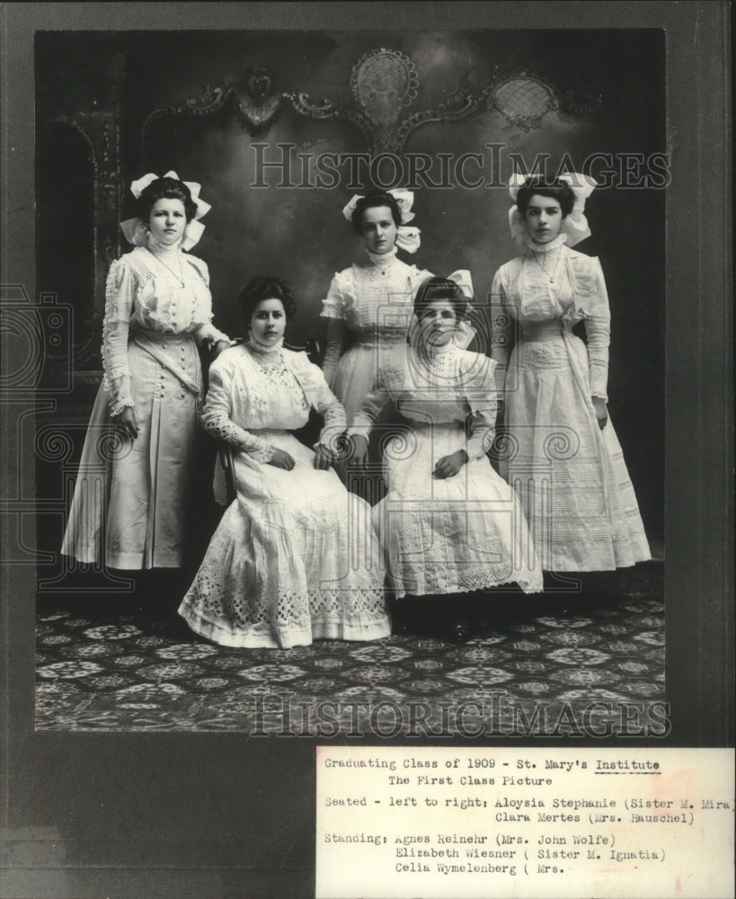 1909 Press Photo Graduating class of St. Mary's Institute - mjb88758- Historic Images