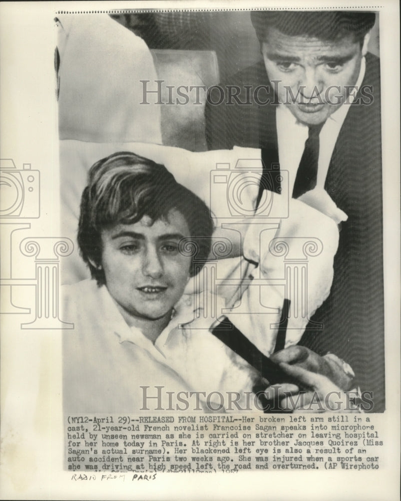 1957 Press Photo French novelist Francoise Sagan & brother Jacques Quoires Paris