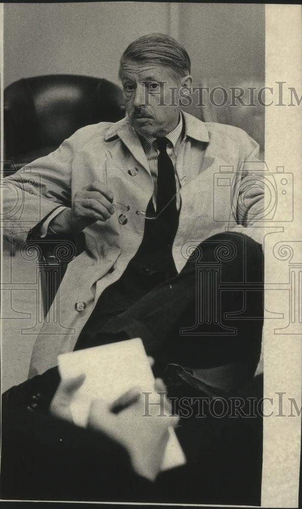Load image into Gallery viewer, 1967 Press Photo Pulitzer Prize winning author, Harrison Salisbury. - mjb89065
