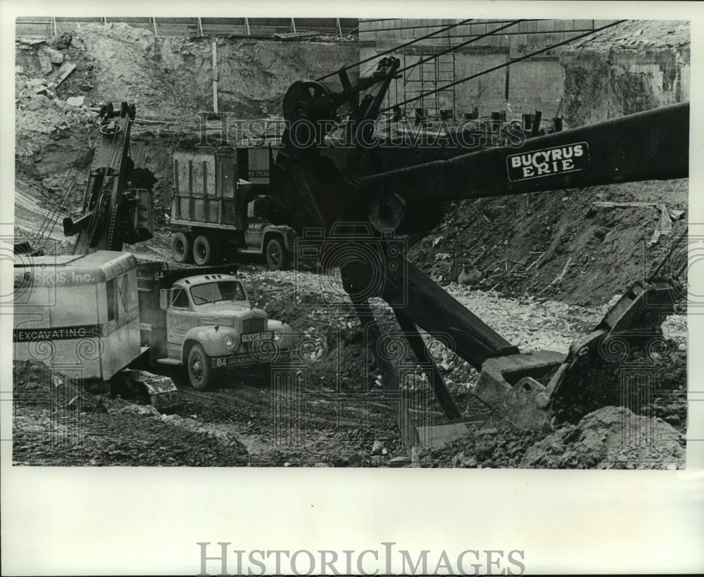 1966 Press Photo Milwaukee Civic Center Underground Garage Under Construction- Historic Images