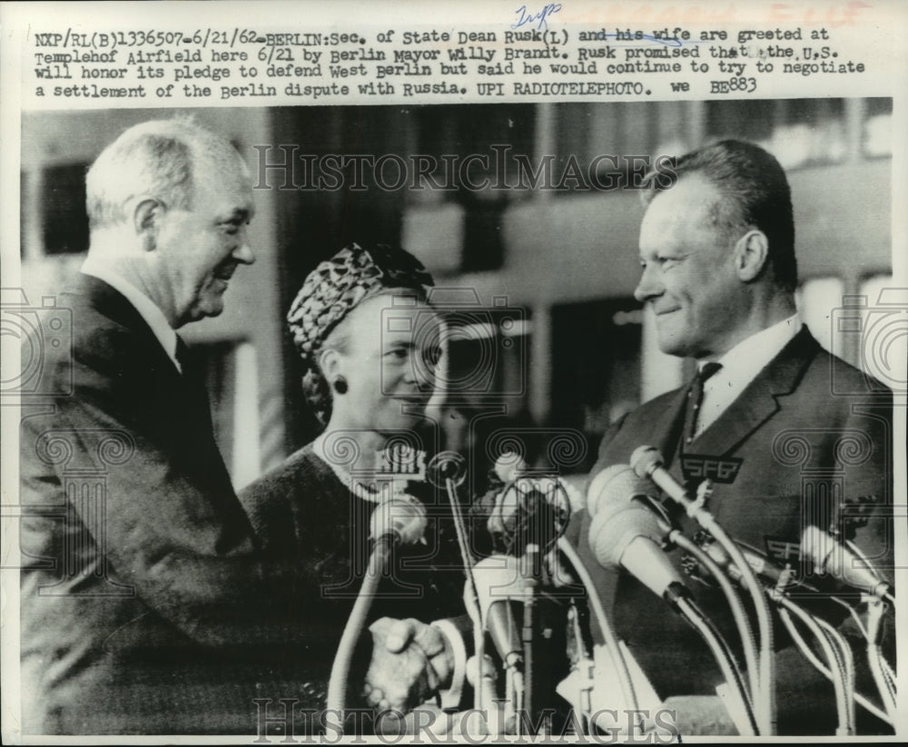 1962 Press Photo Rusk & Wife Greeted by Berlin Mayor, Templehof Airfield,Germany- Historic Images