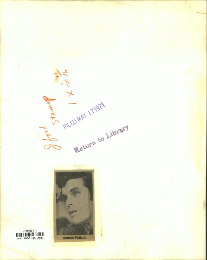 1971 Press Photo Ronald Pollack talks proposed regulation decreasing food stamps