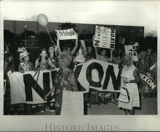 1968 Press Photo Young Nixon Supporters and Rockefeller Supporters - mjb89882- Historic Images