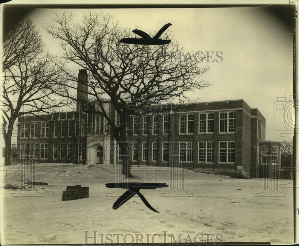 1936 Press Photo The new Juneau, Wisconsin Grade and High School. - mjb89946- Historic Images