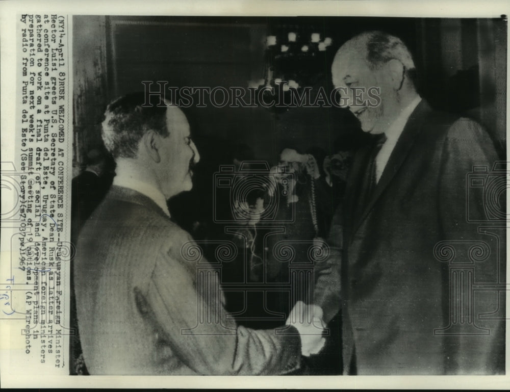 1967 Press Photo Secretary Rusk welcomed by Uruguayan Foreign Minister Luis- Historic Images