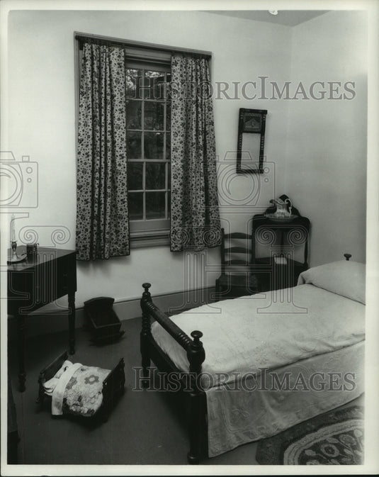 1966 Press Photo Bedroom in the Indian Agency House in Portage, Wisconsin- Historic Images