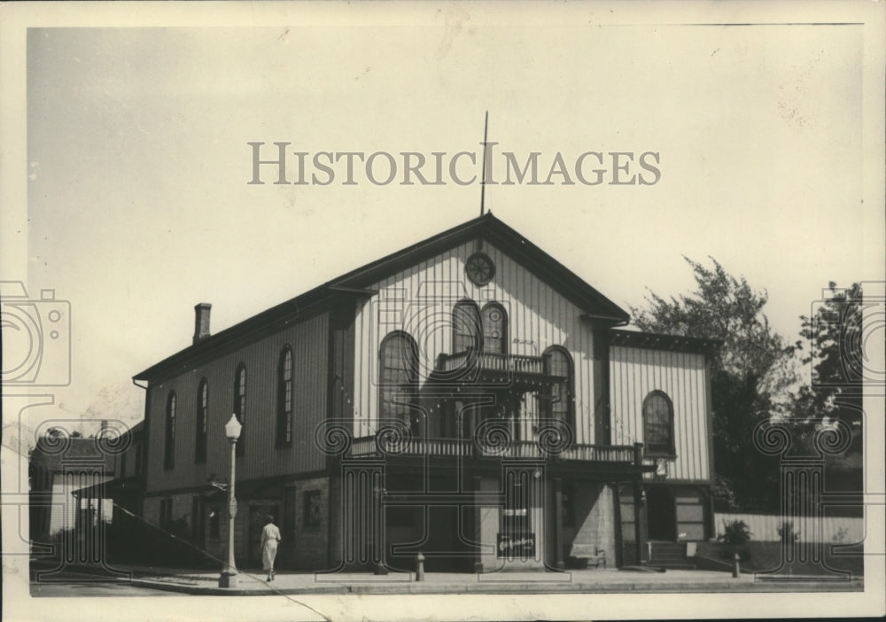 1933 Press Photo Open house in Plymouth, Wisconsin - mjb90857- Historic Images