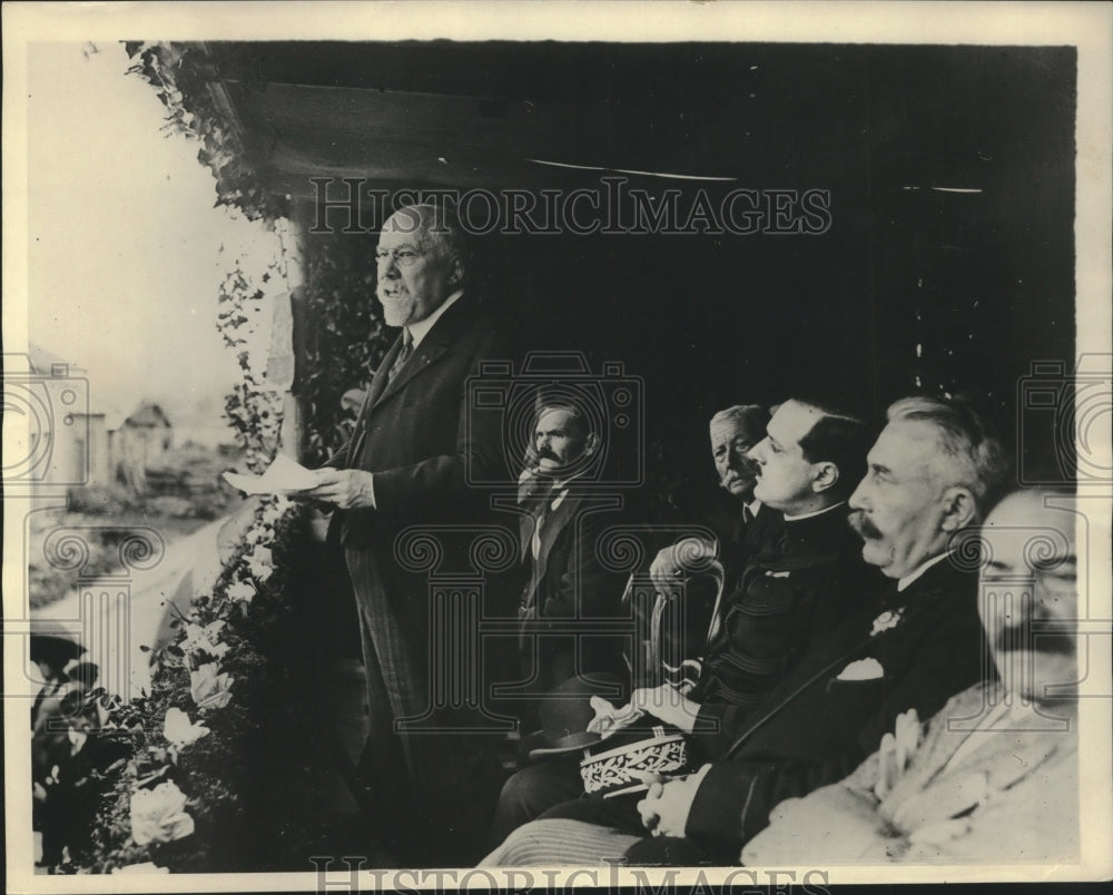 1930 Press Photo Raymond Poincare dedicates war memorial at Chaillon, France- Historic Images