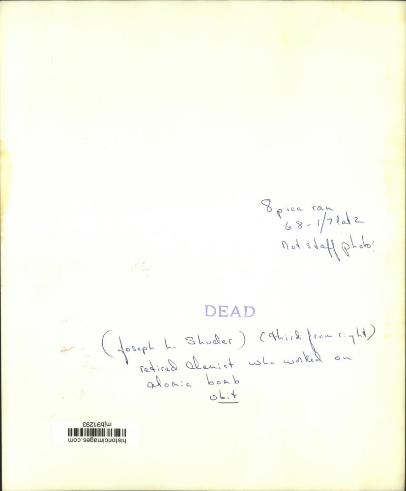 1968 Press Photo Chemist Joseph Shuder (3rd from right), worked on atomic bomb