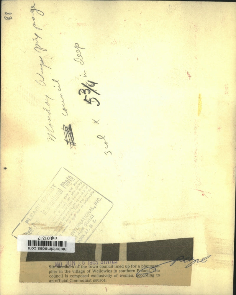 1965 Press Photo Members Of Women Town Council In In Village Of Weilowies