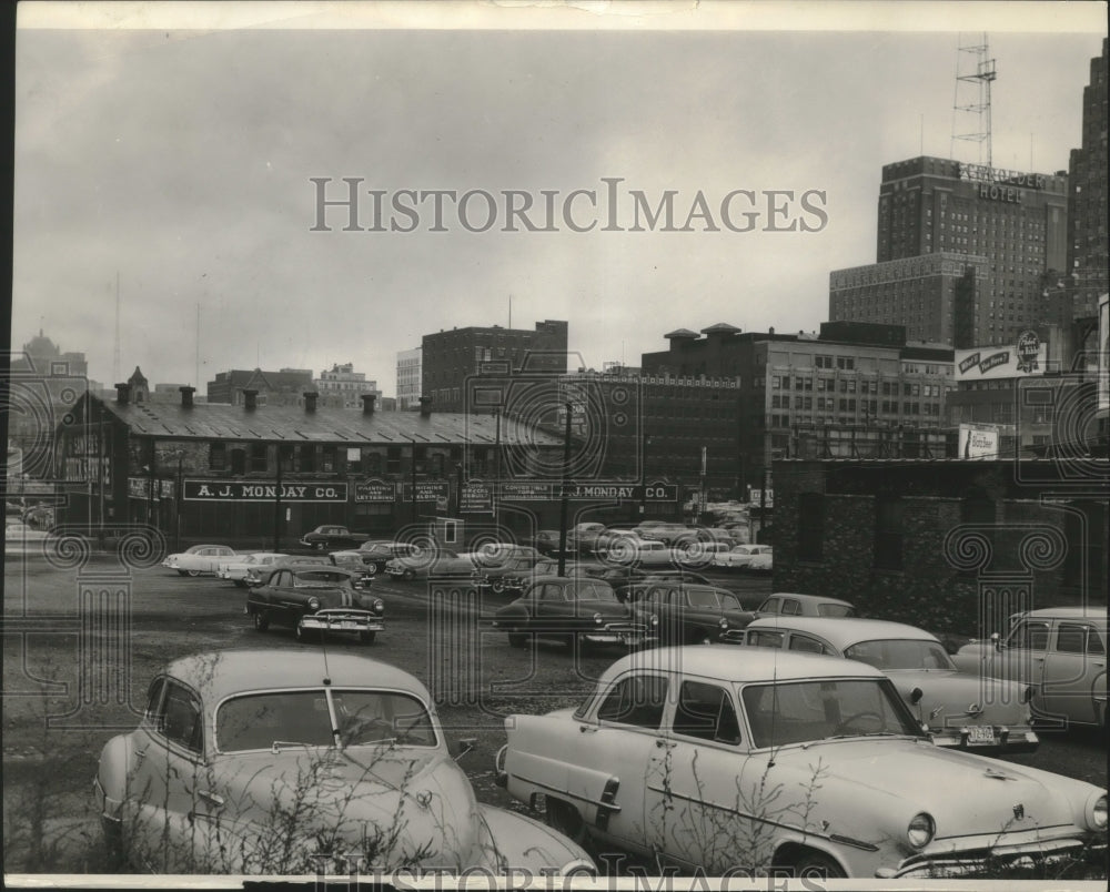 1955 Press Photo Milwaukee parking lots between Wells and Kilbourn - mjb91361- Historic Images