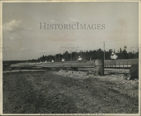 1953 Press Photo Oil Pipe Line Neaer Pointe La Barbe In Michigan- Historic Images