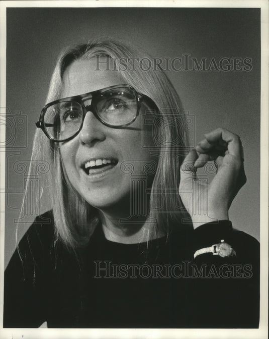 1973 Press Photo Editor and feminist writer, Letty Cottin Pogrebin talking.