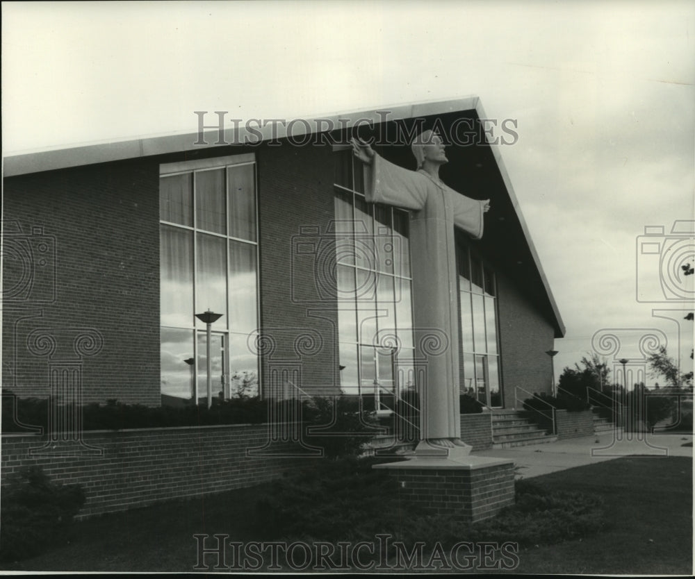 1962 Press Photo Margaret Mary Church, 92nd and Capitol, Milwaukee - mjb92161- Historic Images