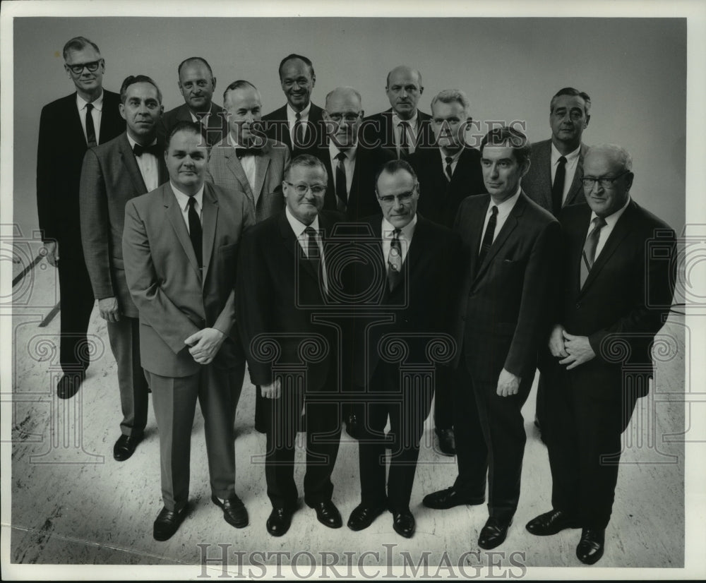 1969 Press Photo Newspaper production department members- Historic Images