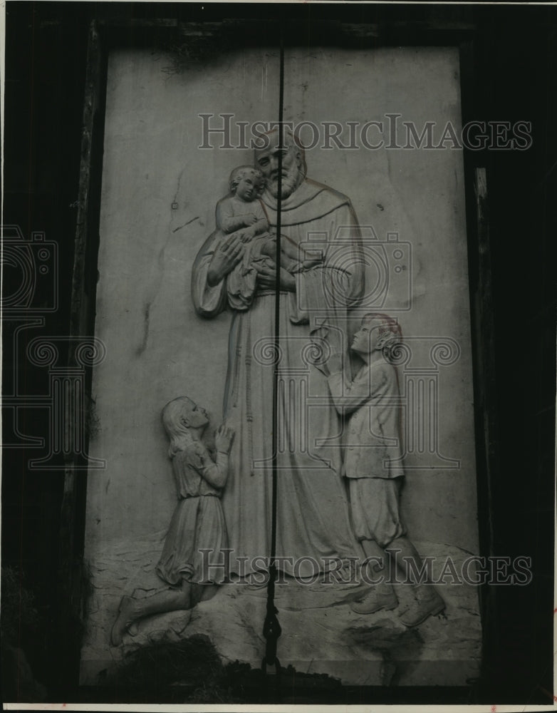 1952 Press Photo Italian marble plaque of St. Felix at St. Josephat's Basilica- Historic Images