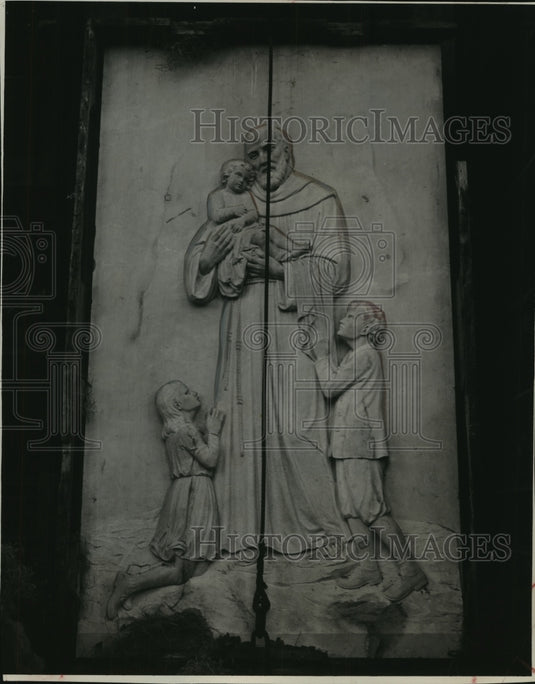 1952 Press Photo Italian marble plaque of St. Felix at St. Josephat's Basilica- Historic Images