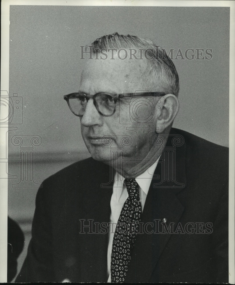 1956 Press Photo Doctor George A. Parkinson of Milwaukee Vocational School- Historic Images