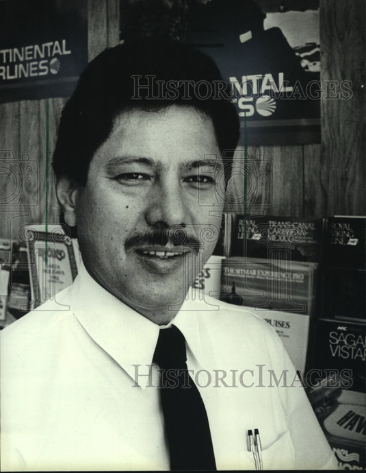 1983 Press Photo Alfredo Santo of Milwaukee is charged with money laundering- Historic Images