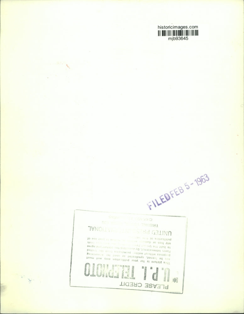 1963 Press Photo John Schneider Jr. escorted to jail after sentencing, Wisconsin