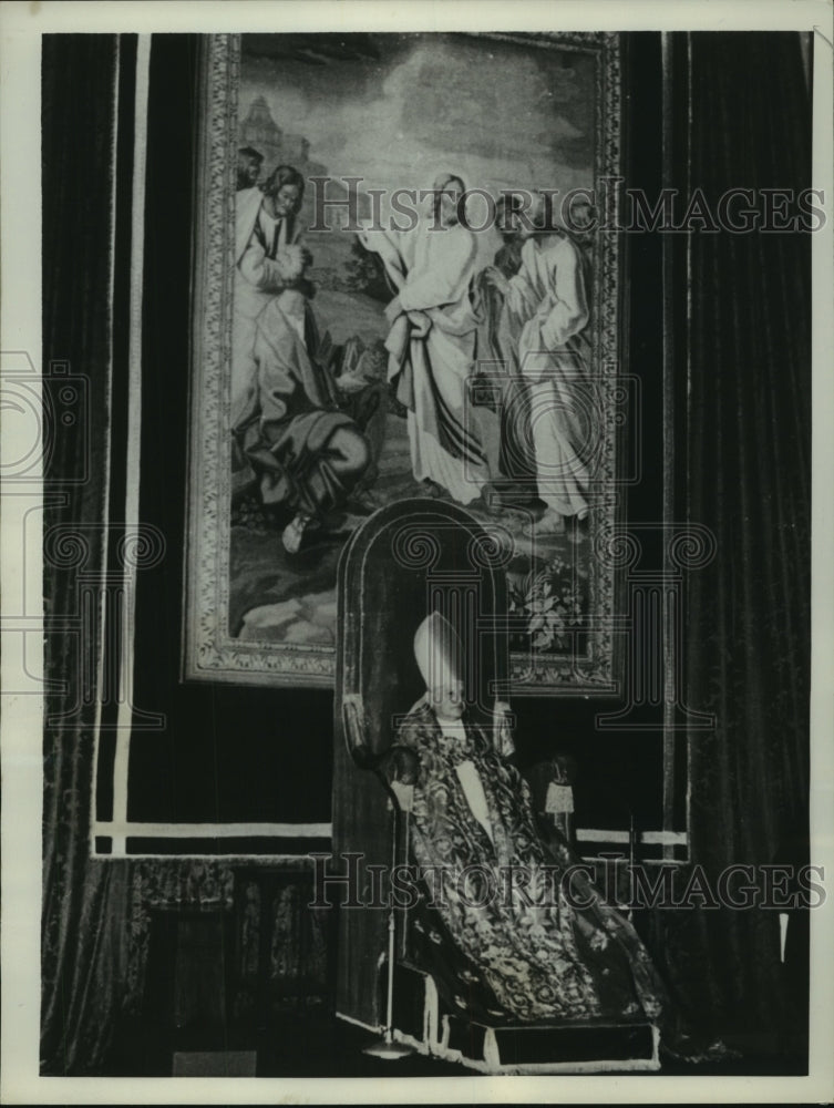 1960 Press Photo Pope John XXIII sits in Benediction Hall at the Vatican- Historic Images