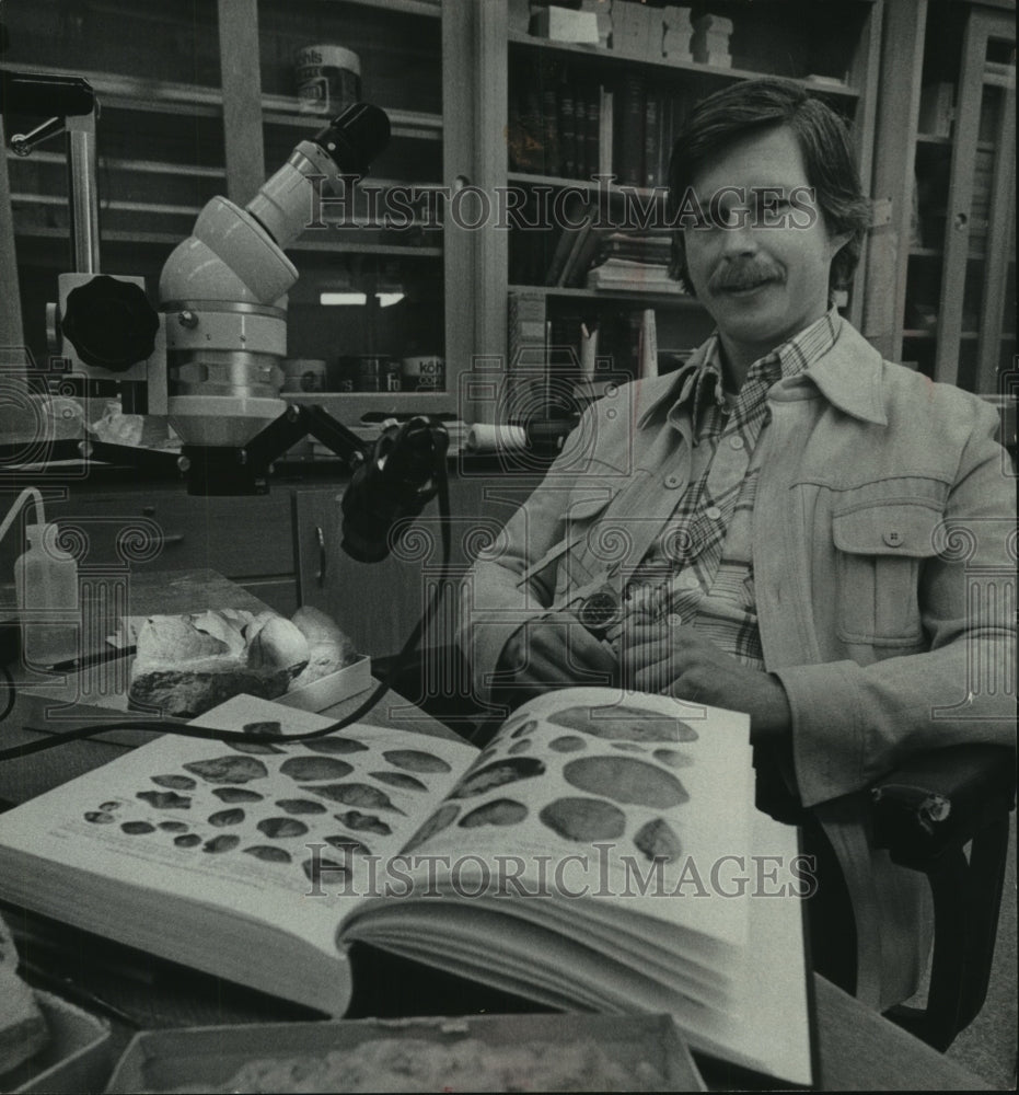 1978 Press Photo Peter Michael Sheehan, paleontologist & new museum staff member