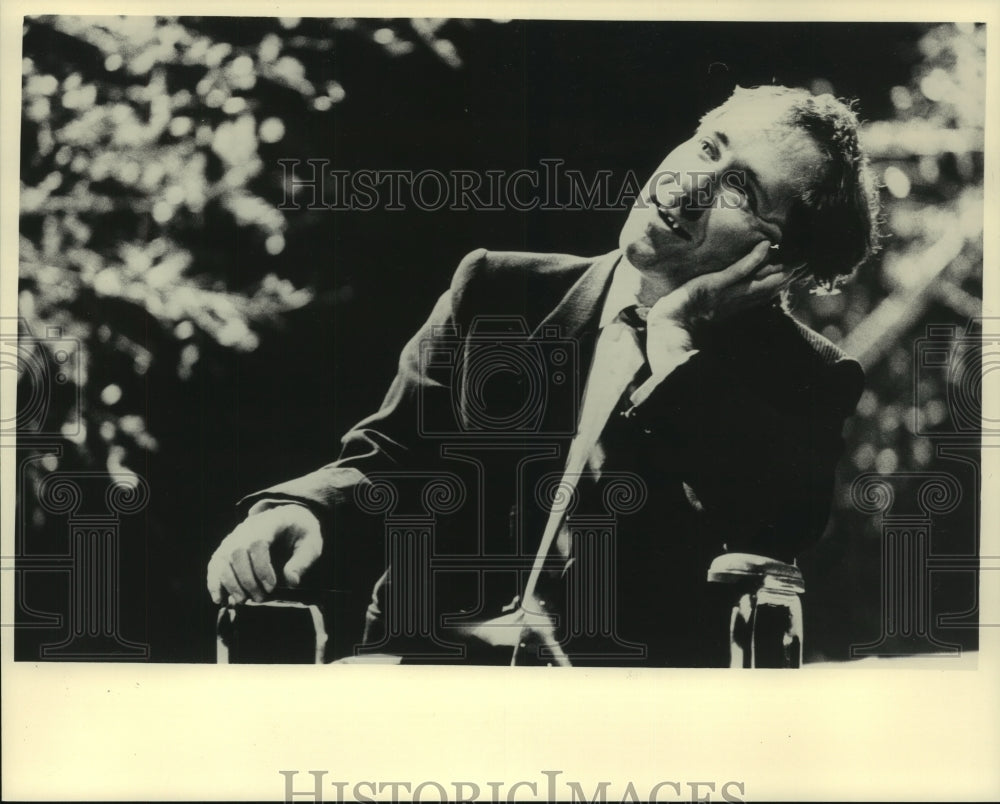 1984 Press Photo John Schneider in &quot;Half My Father&#39;s Age&quot; at Theater X Milwaukee- Historic Images