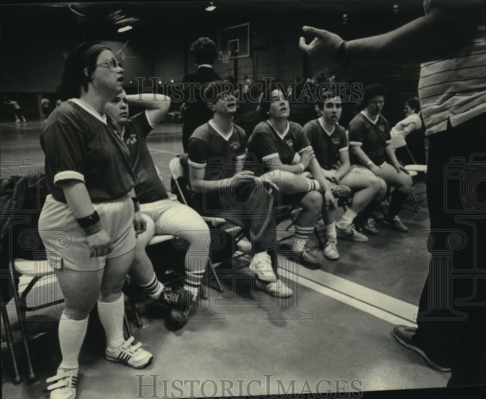 1986 Press Photo Rita Doro and Green Lake teammates in Special Olympics.
