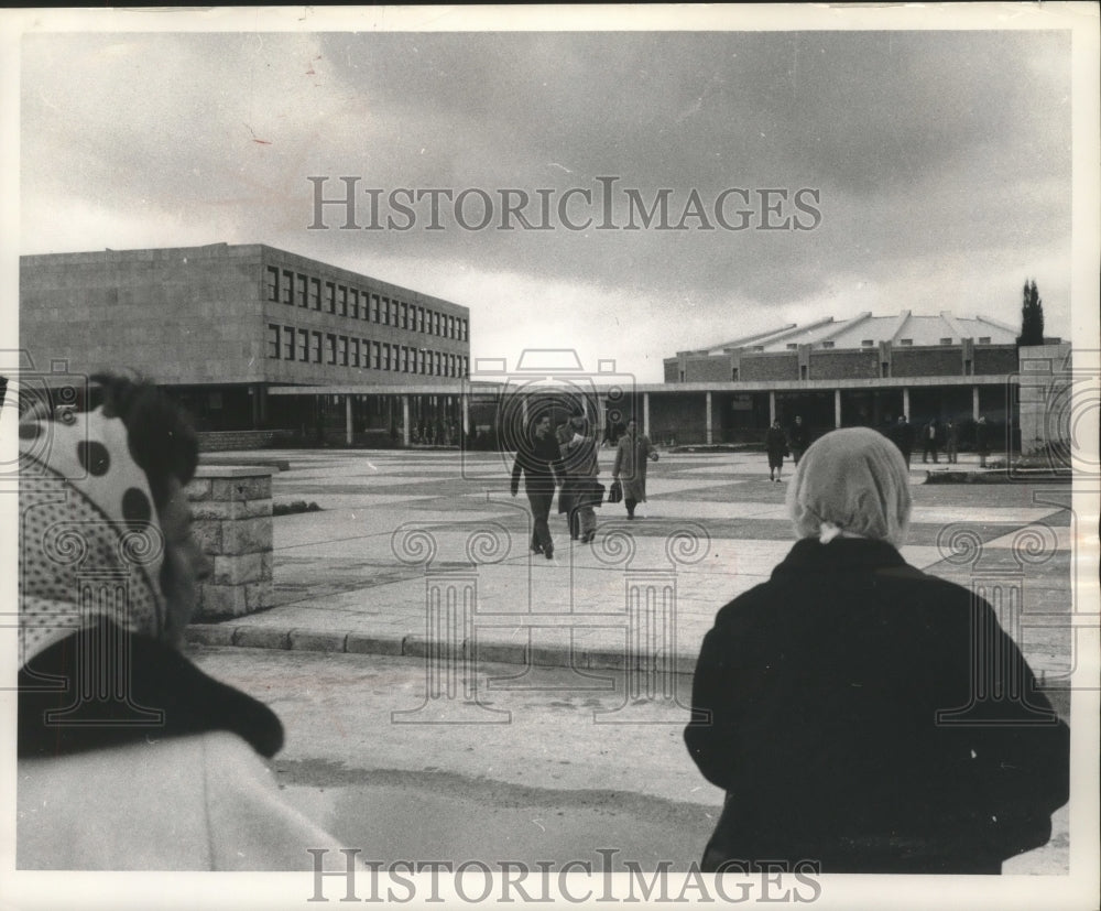 1962 Press Photo Students on campus of Hebrew university in Jerusalem- Historic Images