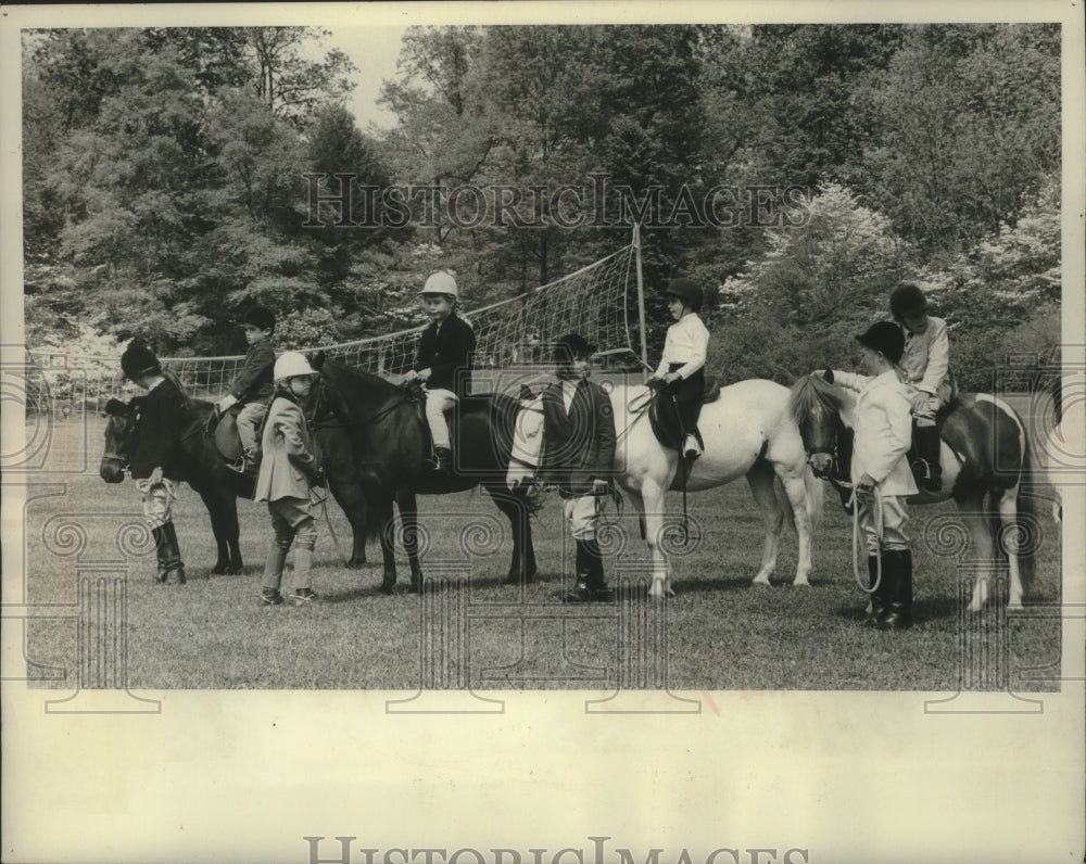 1966 Press Photo Kennedy-Shriver children take pony rides - mjb96795- Historic Images