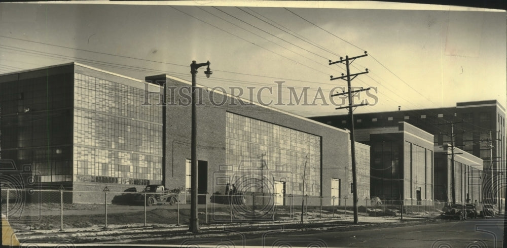 1942 Press Photo A. O. Smith Corp. factory building - mjb97169- Historic Images