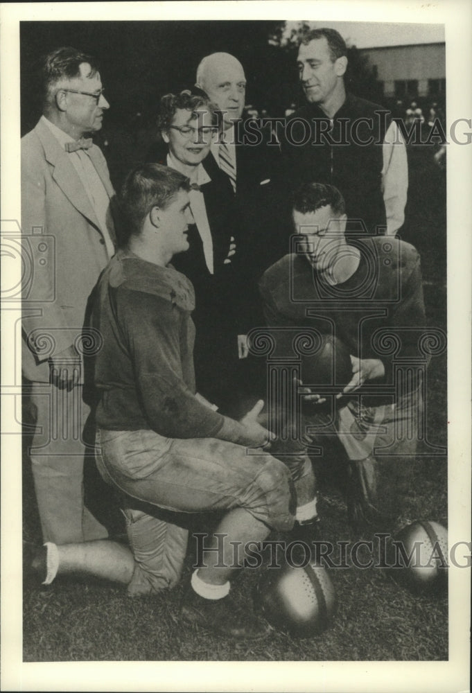 1953 Press Photo Allan Shafer scholarships awarded to Dittrich and Locklin- Historic Images